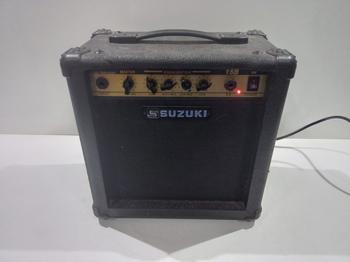 Amplificador De Sonido P/ Guitarra Marca Suzuki Modelo 15b Usado En Buen Estado Acc Manija