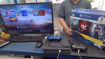 Juego Electronico Ps4 Marca Samsung Modelo Cuh2115b Disco Duro 1.000 Gb Con Control Con Caja Usado En Buen Estado Acc 2 Controles Cable PowerCable Hdmi