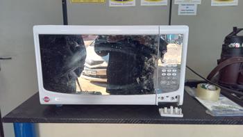 Microondas Marca Tokyo Modelo Edtmtokmivi42-N Usado Con Desgaste Acc Plato42 Lts