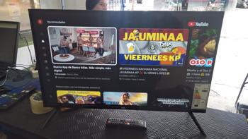 Televisor Led Smart De 32 '' Marca Win Modelo Win32fs Con Control Usado En Buen Estado Acc Patitas