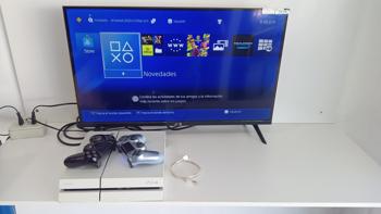 Juego Electronico Ps4 Marca Sony Modelo Cuh-115a Disco Duro : 500 Gb Con Control Sin Caja Usado En Buen Estado Acc: Cable Hdmi2 ControlesCable Power Comentario: Controles Series Ym8826 El Azul Y El Negro No Tiene Serie Version Fat