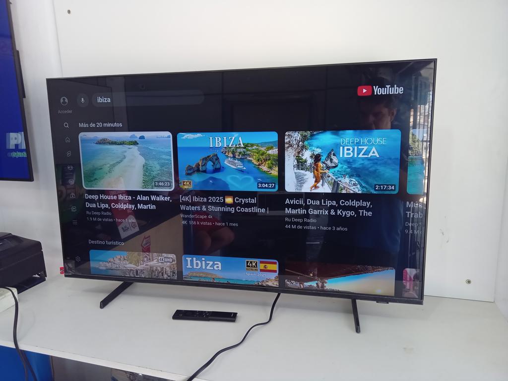 Televisor Led Smart De 43 '' Marca Samsung Modelo Un43du7000pxpa Sin Control Usado En Buen Estado Acc Patitas