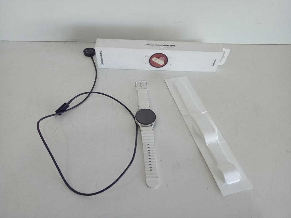 Reloj Para Caballero Marca Samsung Modelo Galaxy Watch7(Efzz) Sm-L300 Acc Caja Estropeada Cargador