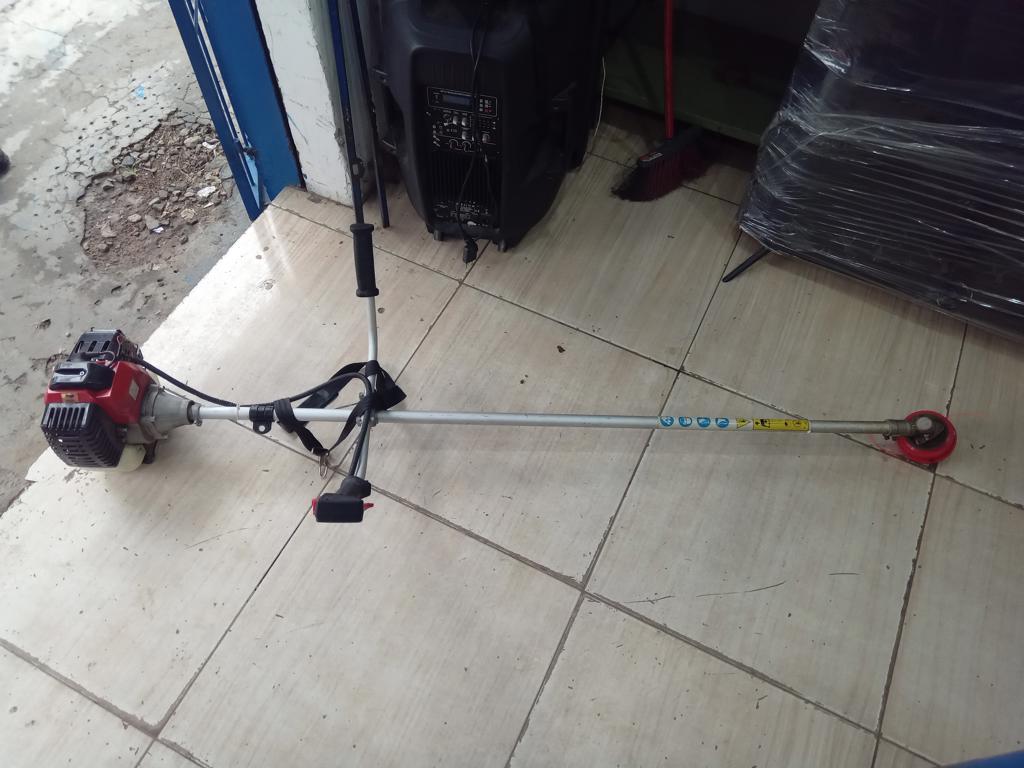 Desmalezadora Marca Motomax Modelo Cg520 Usado En Buen Estado Original No Acc Cabezal De Nailon