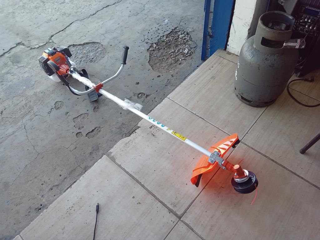 Desmalezadora Marca Husqvarna Modelo 143-Ii Replica Usado En Buen Estado Original No Acc ProtectorCabezal Nailon Colgante