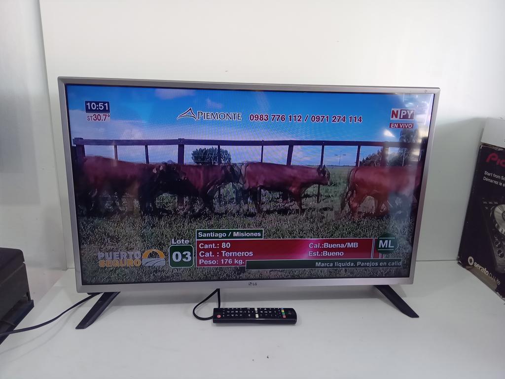 Televisor Led Smart De 32 '' Marca Lg Modelo 32lj550n Con Control Usado En Buen Estado Acc Patitas