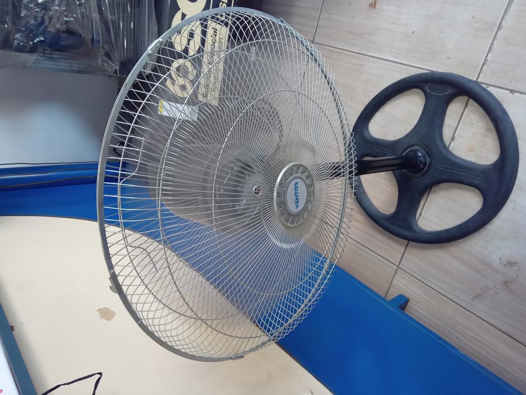 Ventilador 3 Velocidades Marca Ventos Modelo Pedestal Fan Usado En Buen Estado Acc No Tiene