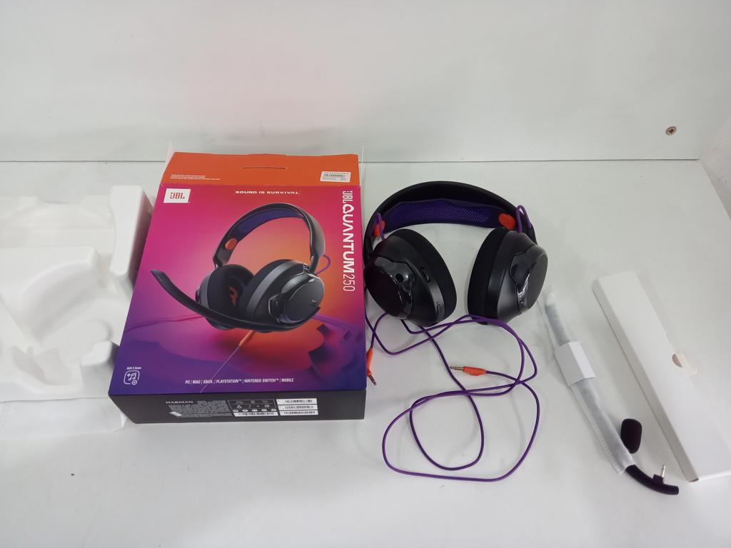 Auricular Marca Jbl Modelo Quantum 250 Usado En Buen Estado Con Microfono Acc Cable Auxiliar