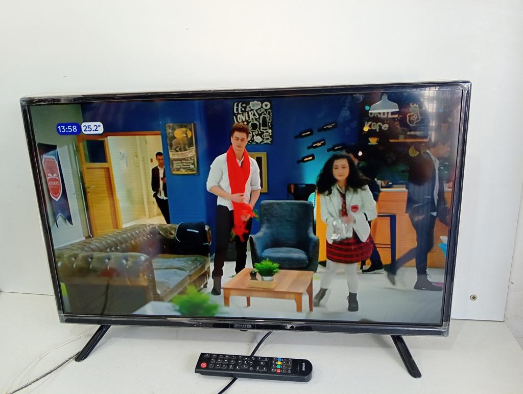 Televisor Led Convencional De 32 '' Marca Aiwa Modelo Aw32b4 Usado En Buen Estado Con Control Sin Caja Acc Patitas