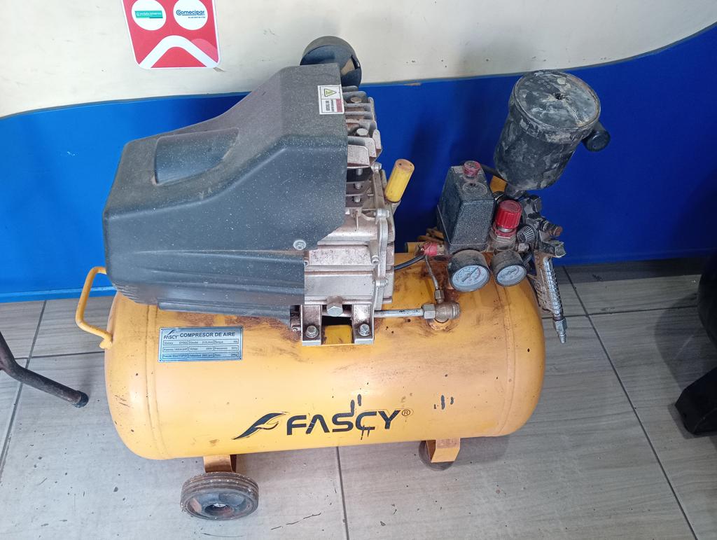 Compresor De Aire Marca Fascy Modelo Cy502 Potencia Hp 2 Usado En Buen Estado Acc Manguera Y Pistola De Pintura