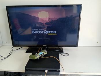 Juego Electronico Ps4 Marca Sony Modelo Cuh-2215b Disco Duro 1.000 Gb Con Control Sin Caja Usado En Buen Estado Acc Cable HdmiCable Power