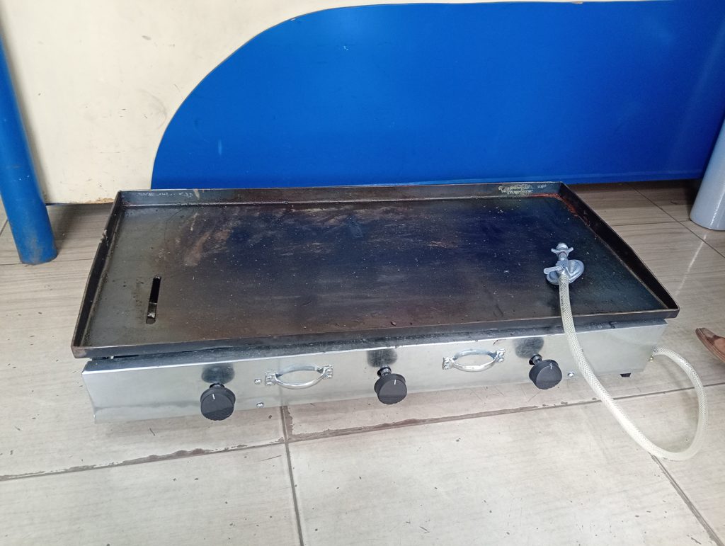 Plancha Hamburguesera Marca Sin Marca Modelo De 3 Quemadores Usado En Buen Estado Acc No Tiene