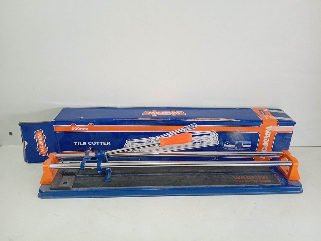 Cortadora De Piso Marca Wadfow Modelo Tile Cutter Tamaño En Cm 60 Usado En Buen Estado Con Caja Acc No Tiene