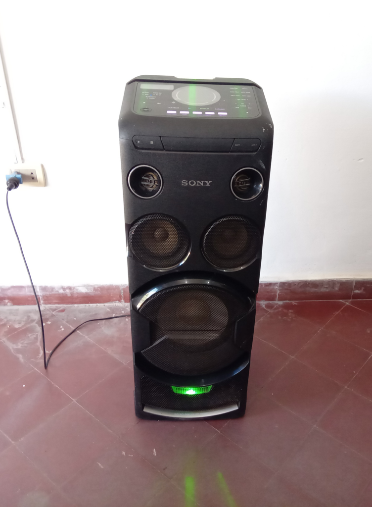 Equipo De Sonido Marca Sony Sin Control Modelo Mhc-V77dw Usado En Buen Estado Acc Cable PowerAdaptador