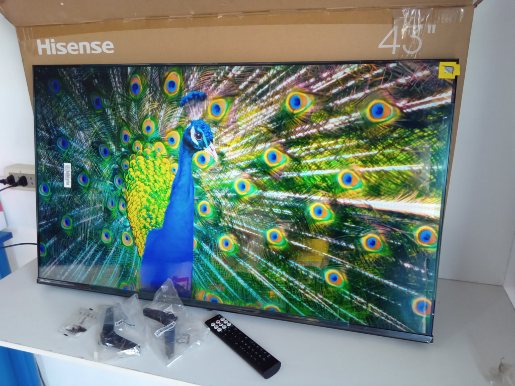 Televisor Led Smart De 43 '' Marca Hisense Modelo 43a4nv Con Control Usado En Buen Estado Acc Patitas