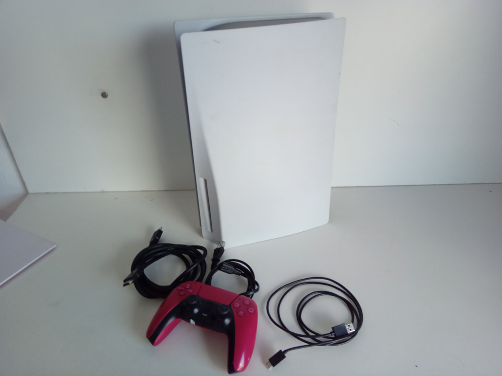Juego Electronico Ps5 Marca Sony Modelo Fi-1200a Disco Duro 667 Gb Con Control Sin Caja Usado En Buen Estado Acc Able PowerHdmiCable Cargador