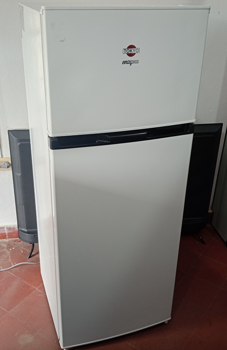 Heladera Marca Tokyo Modelo Hetokmmagna Usado En Buen Estado Litros 300 Acc 3 Poortavasos3divisorias De Vidrio1rejillaVerdulera