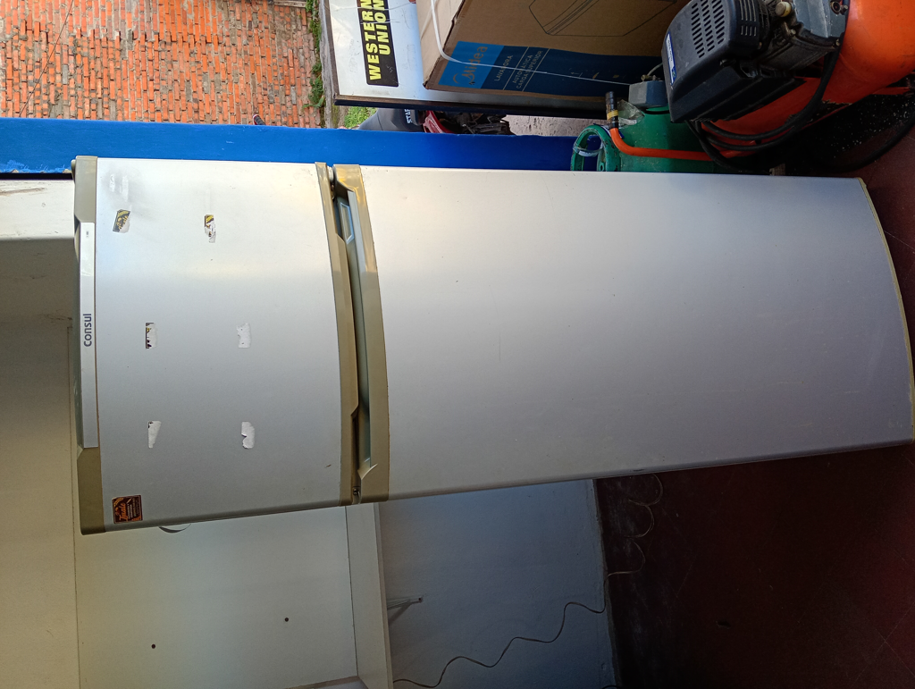 Heladera Marca Consul Modelo Crd37p1 Usado Con Desgaste Litros 336 Acc 3 RejillasVerdulera Sin Tapa3 Porta Vasos