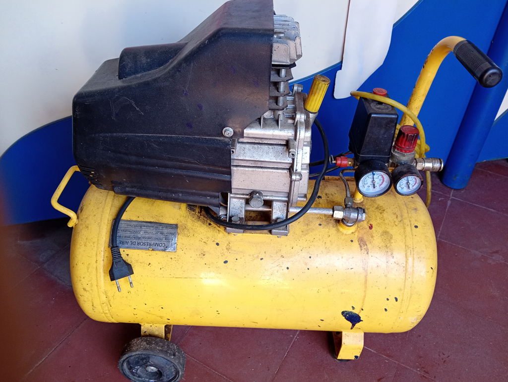 Compresor De Aire Marca Wasko Modelo Wac640 Potencia Hp 2 Usado Con Desgaste Acc RueditasManguera De Aire