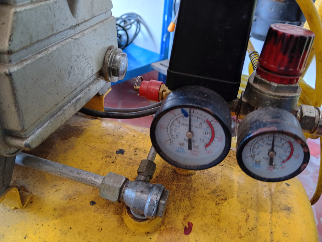 Foto 2 de Compresor De Aire Marca Wasko Modelo Wac640 Potencia Hp 2 Usado Con Desgaste Acc RueditasManguera De Aire