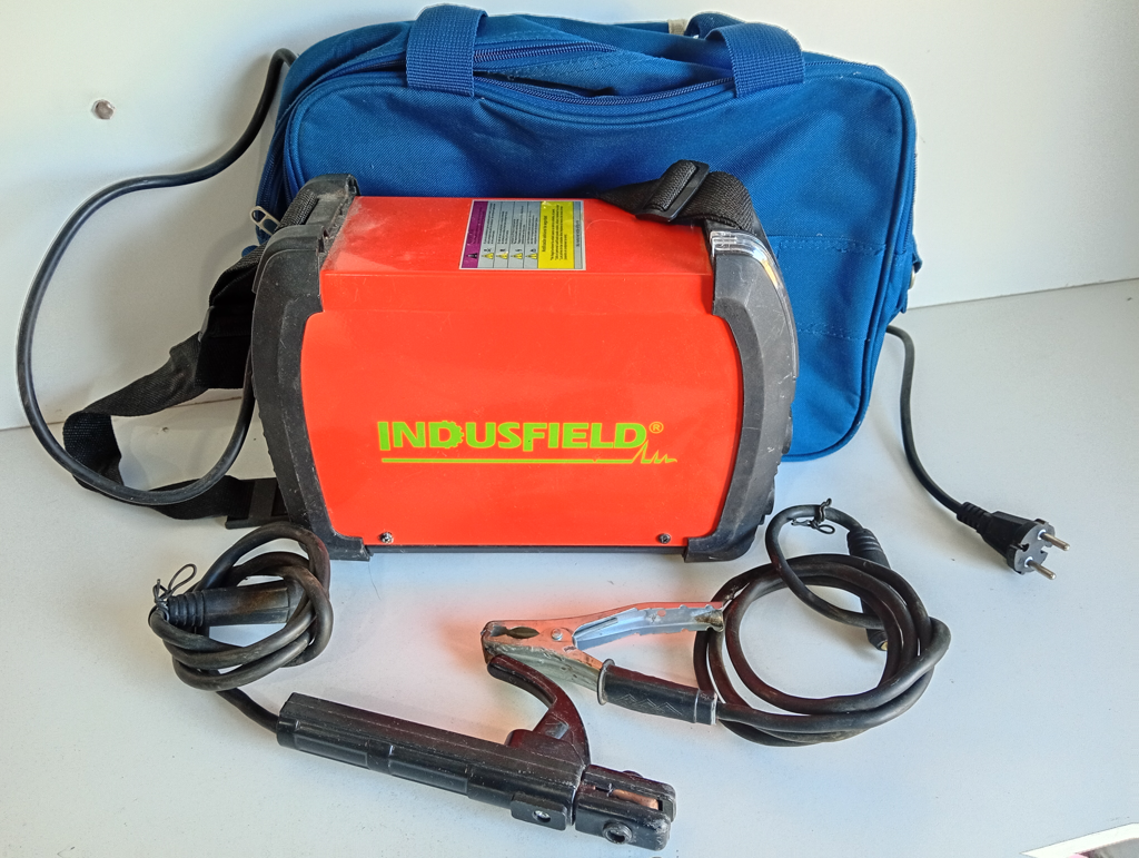 Soldador Marca Indusfield Modelo Igbt-200g Usado En Buen Estado Acc Pinza PositivoNegativo