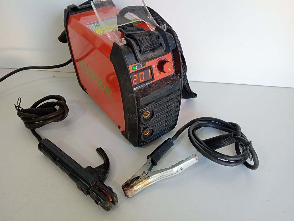 Foto 2 de Soldador Marca Indusfield Modelo Igbt-200g Usado En Buen Estado Acc Pinza PositivoNegativo