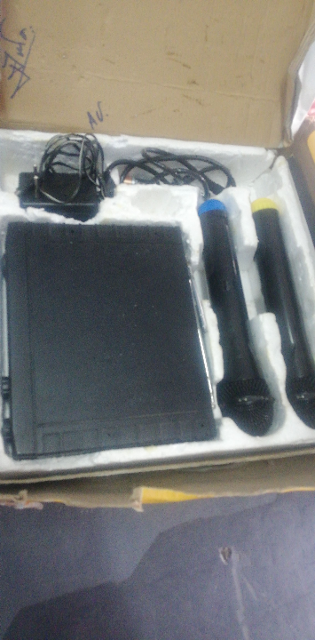 Microfono Marca Skp Pro Audio Modelo Uhf261 Usado En Buen Estado Acc En Caja