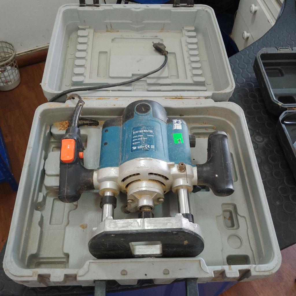 Fresadora Marca Electric Router Modelo No Visible Usado En Buen Estado Acc Mecha Z2 Adaptadores