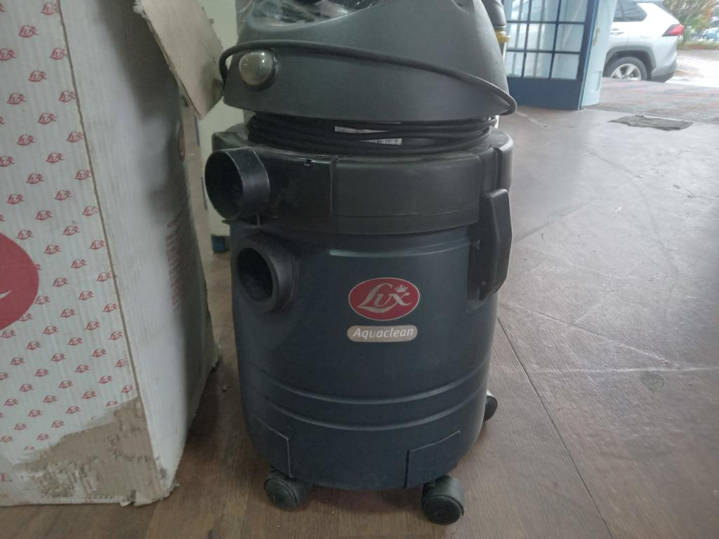 Aspiradora Marca Lux Modelo Aquaclean Usado En Buen Estado Acc Manguera Picos