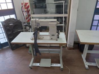 Maquina De Coser Industrial Cinturera Marca Holden Modelo Wp-8810 Nro Usado En Buen Estado Con Porta Hilo Acc MesadaMotor