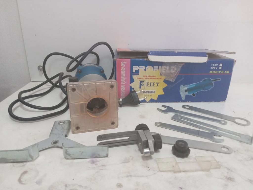 Fresadora Marca Profield Modelo Ps-6b Usado En Buen Estado Acc Varios Accesorios En Caja