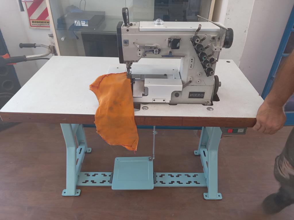 Maquina De Coser Industrial Tipo Collareta Marca Nikko Modelo Usado En Buen Estado Acc MesadaMotor