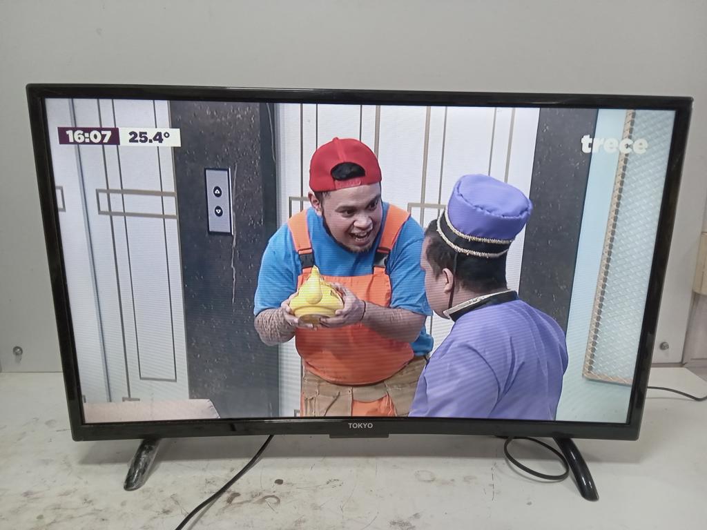 Televisor Led Convencional De 32 '' Marca Tokyo Modelo Tvtokch32undc-N Usado En Buen Estado Sin Control Sin Caja Acc Par De Patitas