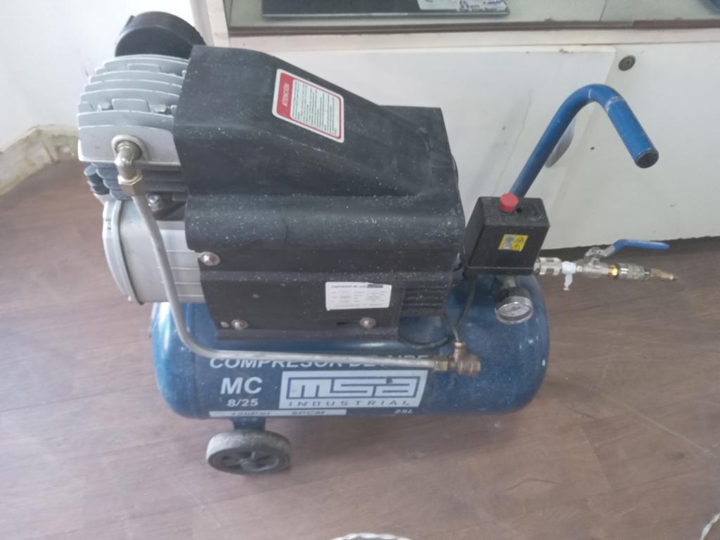 Compresor De Aire Marca Msa Modelo Mc 8/25 Potencia Hp 2 Usado En Buen Estado Acc Tanque De 25 Litros