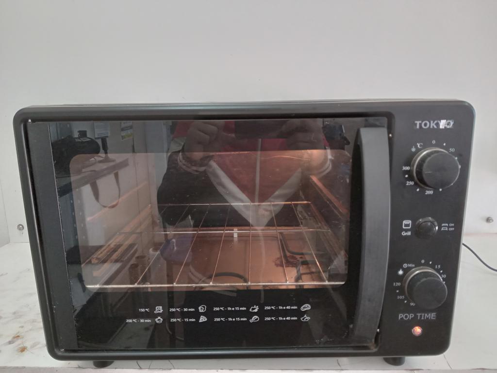 Horno Marca Tokyo Litros No Tiene Modelo Pop Time Usado En Buen Estado Acc Tapa De VidrioUna Parrilla
