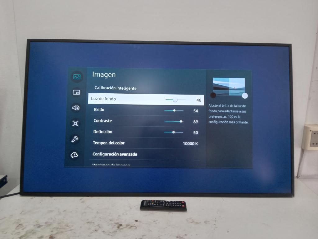 Monitor P/ Computadora Led Marca Samsung De 50 '' Modelo Qm50c Usado En Buen Estado Acc Cable CteControl