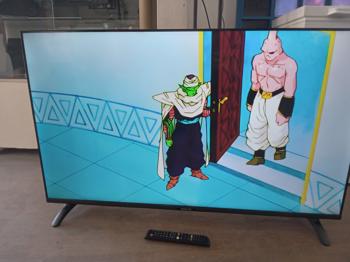 Televisor Led Smart De 50 '' Marca Midas Modelo Md-Smtv50a Uhd Con Control Usado En Buen Estado Acc 2 Patitas