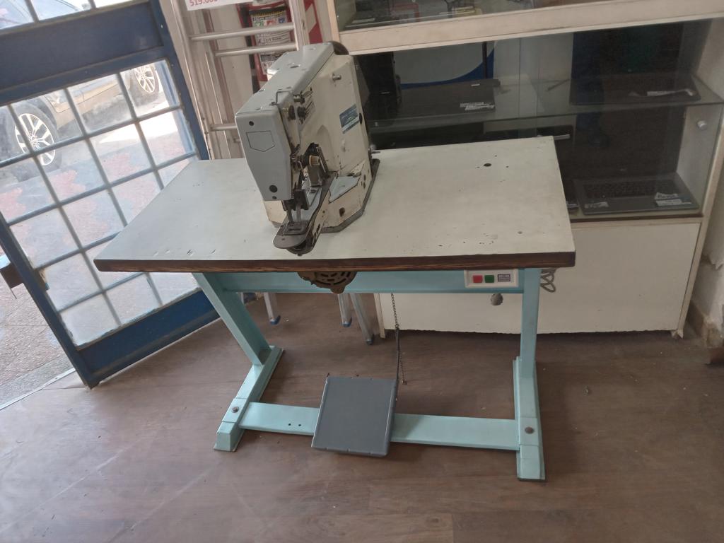 Maquina De Coser Industrial Atracadora Marca Westman Modelo Lk-1850 Nro Acc MesadaMotor