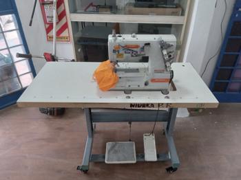 Maquina De Coser Industrial Tipo Collareta Marca Siruba Modelo F007k Usado En Buen Estado Acc Mesada Motor Rueditas