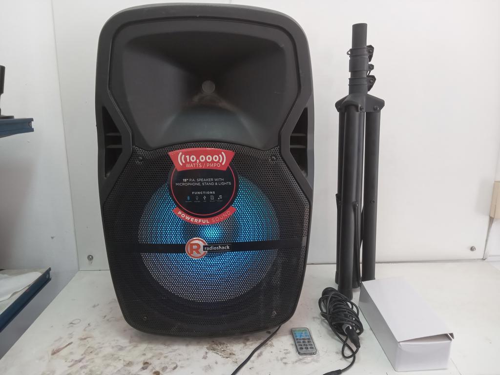 Parlante Portatil Marca Radioshack Modelo 4001923 Nro Usado En Buen Estado Con 15" Acc ControlMicrofonoTripode