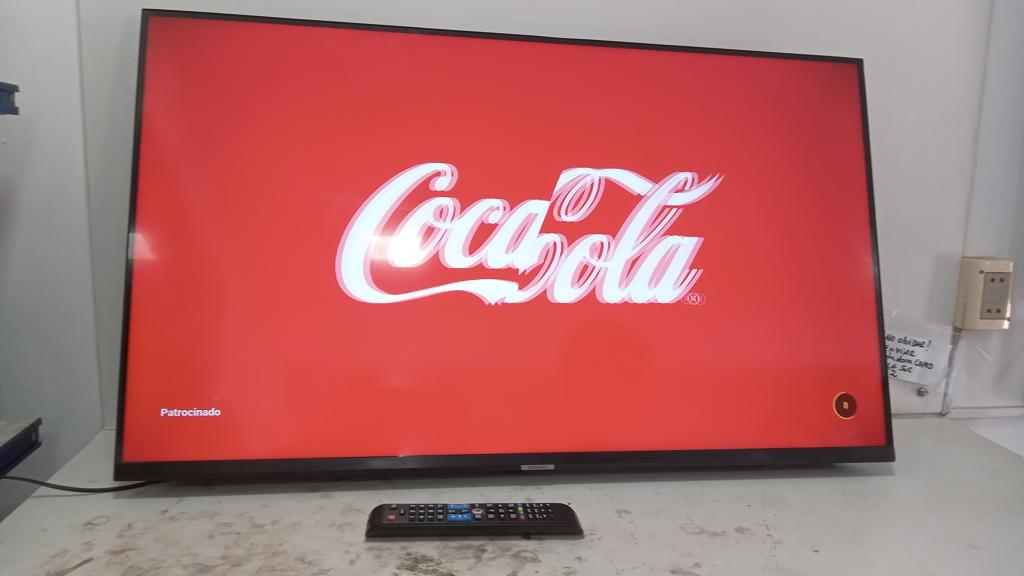 Televisor Led Smart De 43 '' Marca Samsung Modelo Un43au7090g Con Control Usado En Buen Estado Acc Cable Power