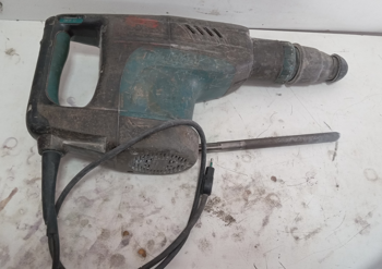 Rotomartillo Marca Makita. Modelo Hm12030c Usado Con Desgaste Con 1 Mecha Acc No Tiene
