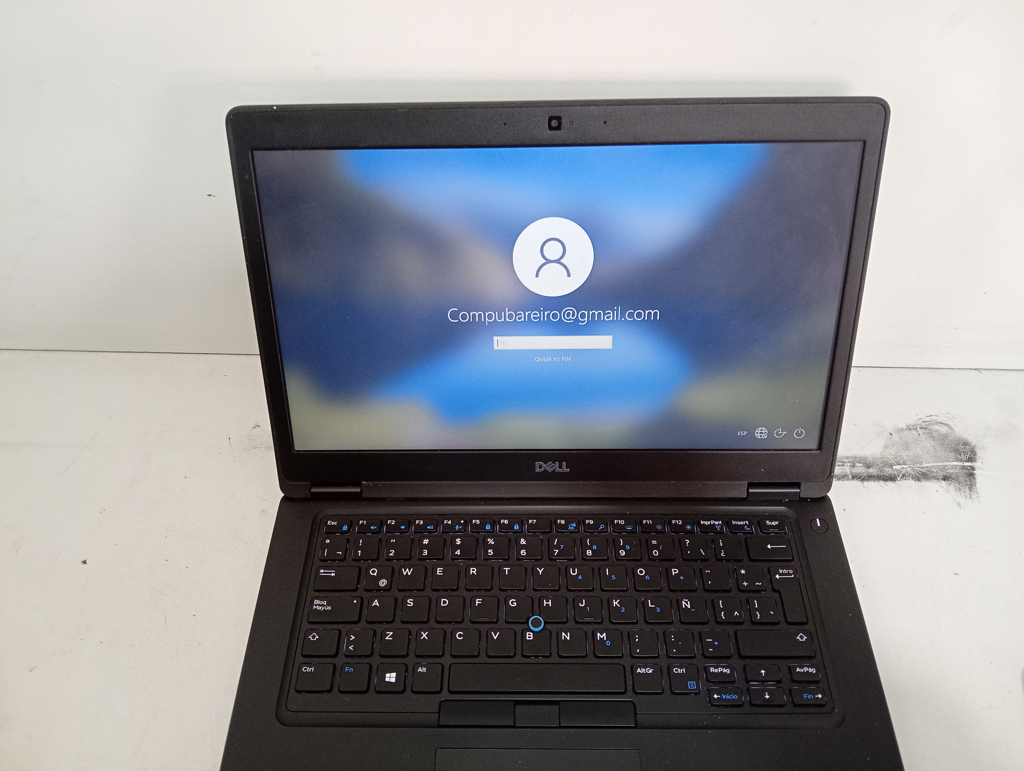 Notebook Marca Dell Modelo P72g Procesador I7 Memoria Ram 8 Gb Disco Duro 1.000 Gb Generacion 8 Acc Cargador