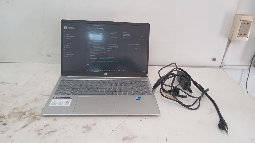 Notebook Marca Hp Modelo 15-Fd0150wm Procesador I5 Memoria Ram 8 Gb Disco Duro 500 Gb Generacion 13 Acc Pantalla De 15.6" Con Teclado Numerico