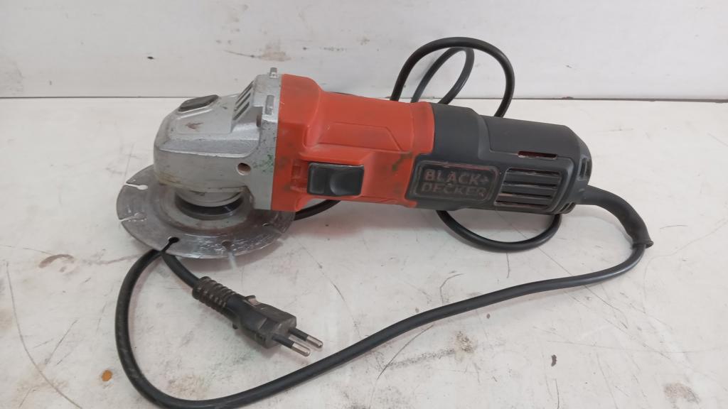 Pulidora Marca Black And Decker Modelo G650-B2c Tamaño Pequeño Usado En Buen Estado Acc Disco De Metal