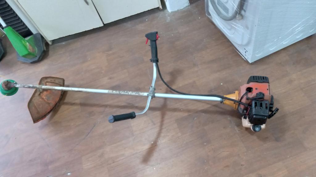 Desmalezadora Marca Sin Marca Modelo Sin Modelo Nro Usado Con Desgaste Original No Acc Cabezal Con NailonProtector