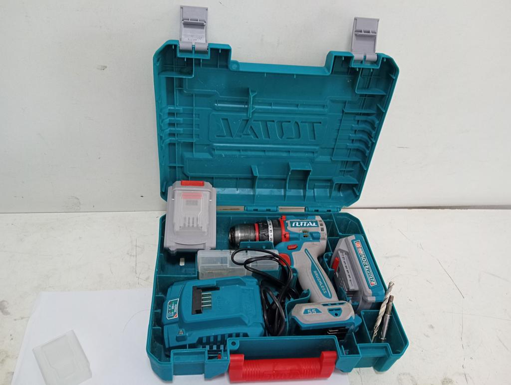 Taladro Marca Total Modelo Tidli20558 Acc 2 BateriasCargadorEstuche Con AccesoriosEn Maletin