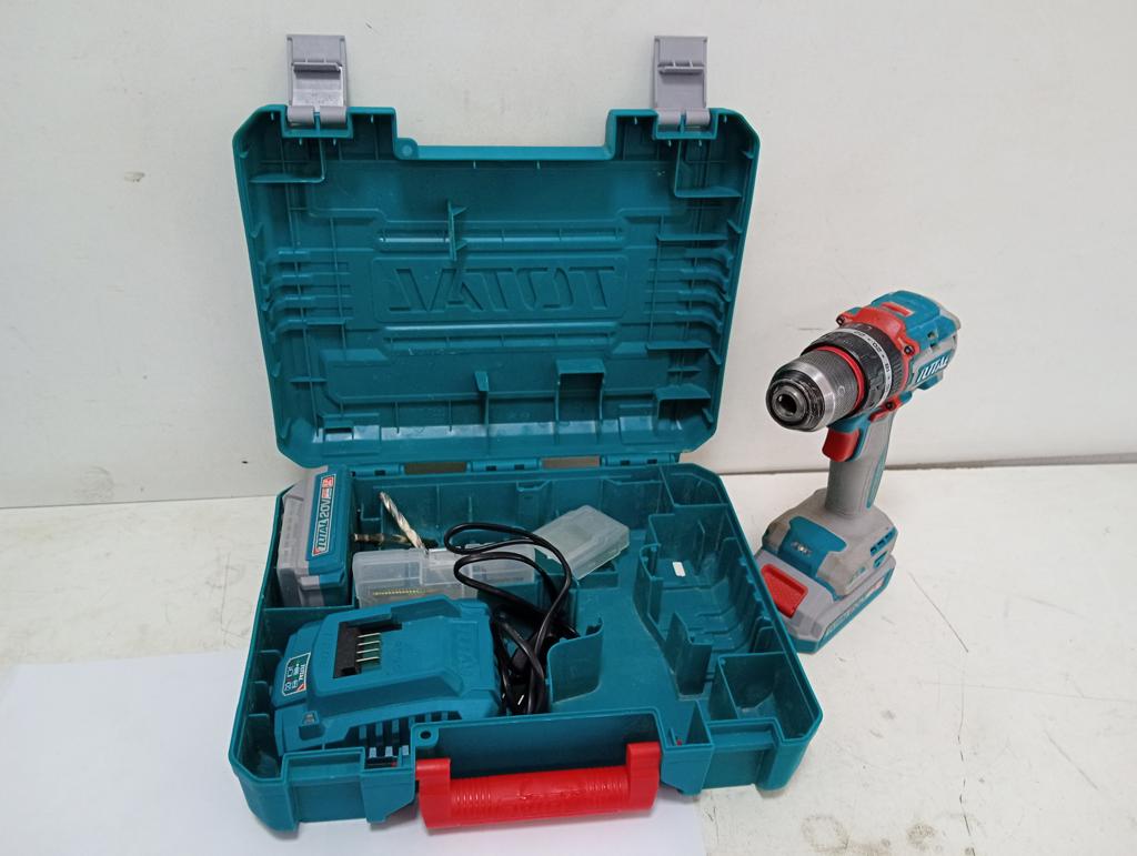 Foto 2 de Taladro Marca Total Modelo Tidli20558 Acc 2 BateriasCargadorEstuche Con AccesoriosEn Maletin
