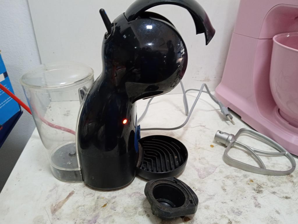 Cafetera Marca Moulinex. Modelo Dolsce Gusto Usado En Buen Estado Acc Reservorio De Agua