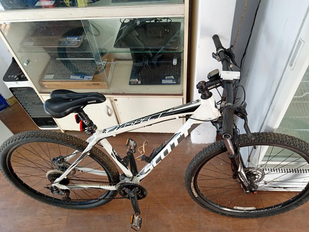 Bicicleta Marca Scoot Aro 29 Modelo Aspect Usado En Buen Estado Acc Freno A Disco Delantero Y Trasero Velocímetro Delantera Y Trasera